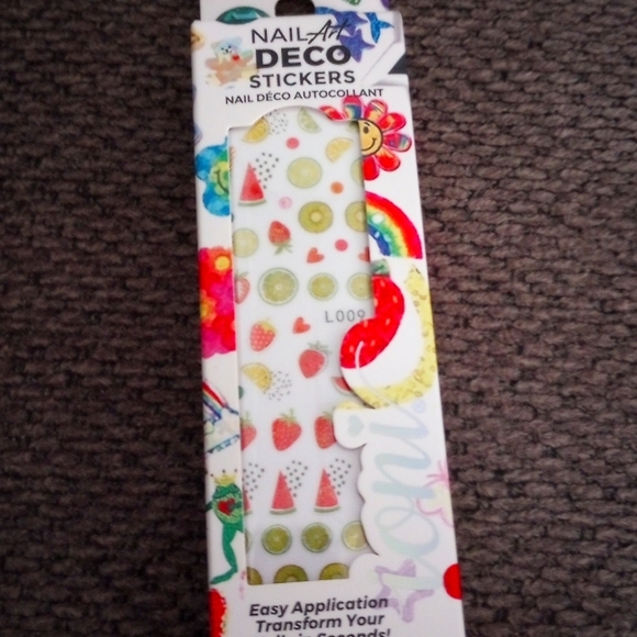 Nail stickers and nail charm - Picture 1 of 2